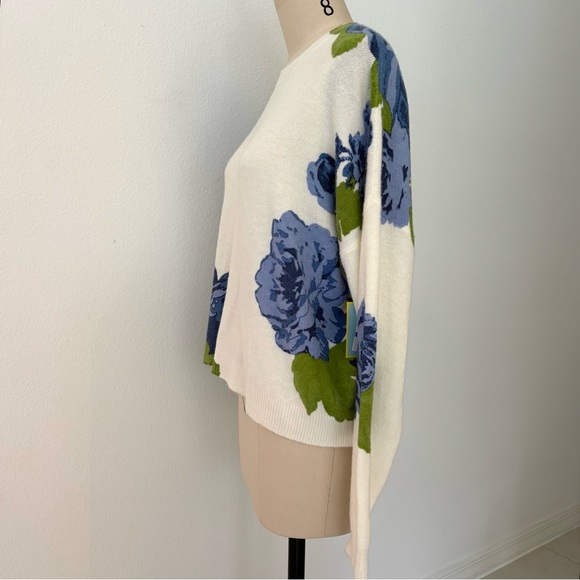 CeCe Crew Neck Sweater NWT Cream & Blue Floral XL - Picture 3 of 7